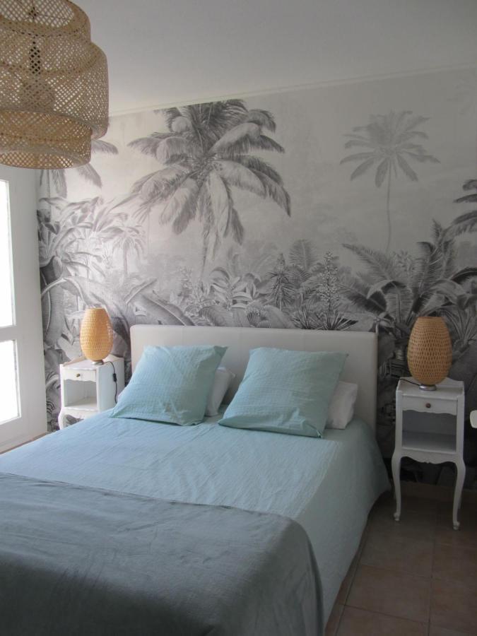 Appartement Les Cigales Rez De Jardin A 10Mn Des Plus Belles Plages Hyères Eksteriør bilde