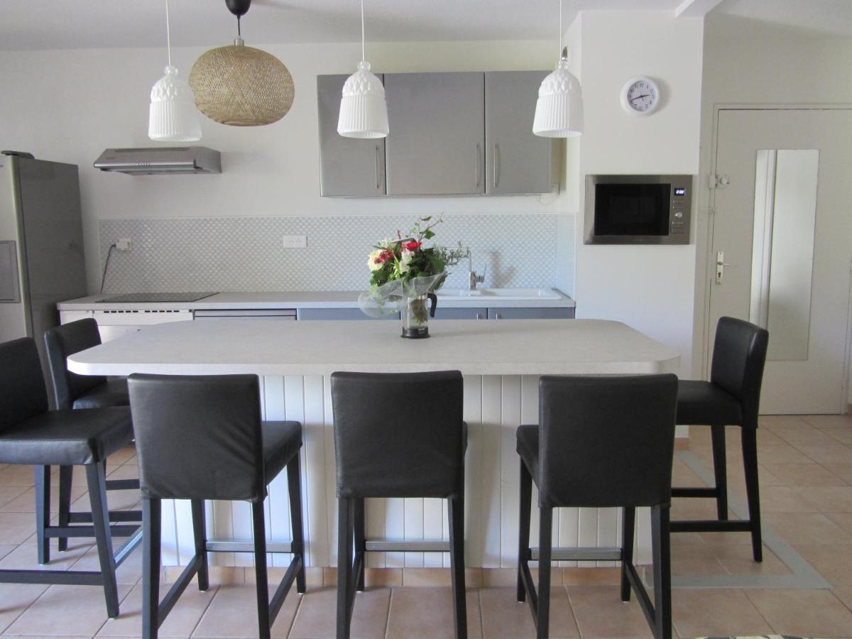 Appartement Les Cigales Rez De Jardin A 10Mn Des Plus Belles Plages Hyères Eksteriør bilde