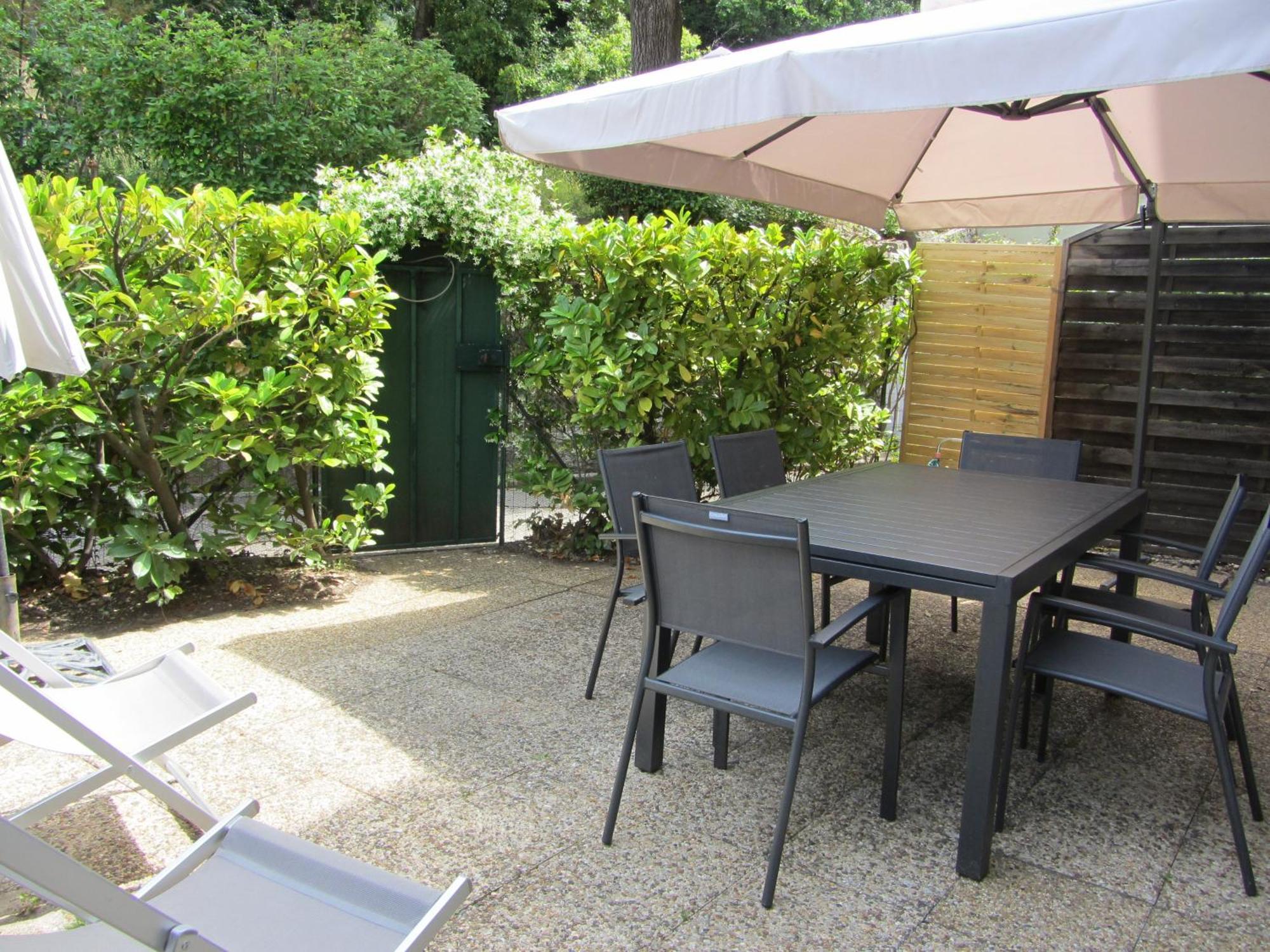 Appartement Les Cigales Rez De Jardin A 10Mn Des Plus Belles Plages Hyères Eksteriør bilde